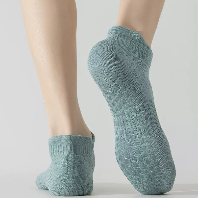 Findszx | Men’s Cushioned Mid-Calf Cotton Yoga Socks with Silicone Grip for Pilates & Indoor Fitness