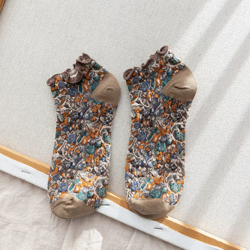 Findszx | Women’s Floral Lace Cotton Ankle Socks with Retro Pattern for Spring & Autumn Wear
