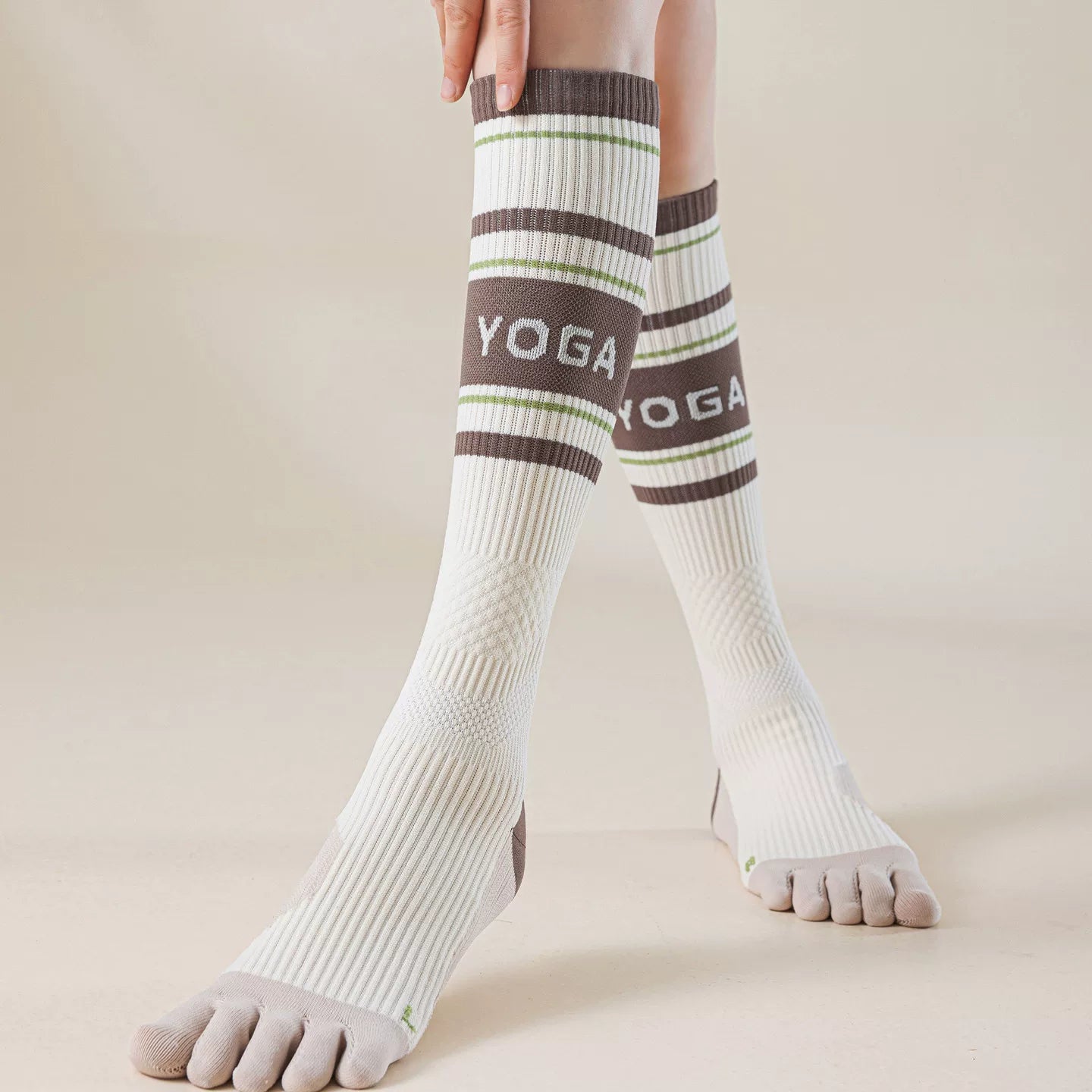 Findszx | Women’s Five-Toe Calf Socks for Active Wear, Color-Block Letter Design, Everyday Sports Style