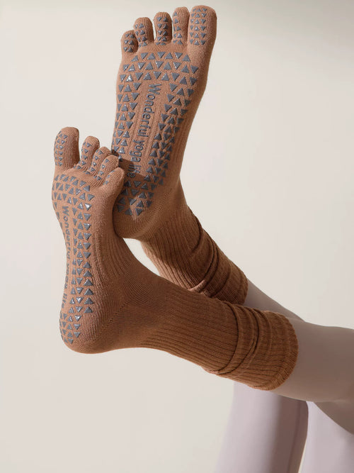 Findszx | Five-Toe Calf Socks in Warm Neutral Tones, Lightweight Design for Yoga & Pilates Wear