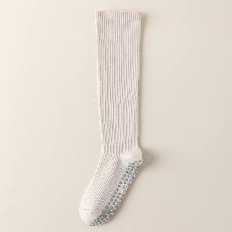 Findszx | Women’s Color-Block Mid-Calf Yoga Socks with Grip for Pilates, Dance & Indoor Fitness