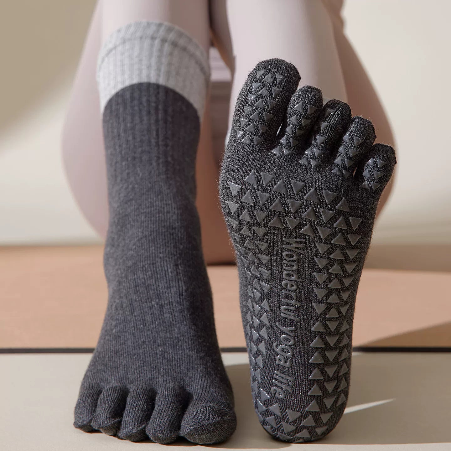Findszx | Women’s Color-Block Mid-Calf Five-Toe Yoga Socks with Grip for Pilates & Indoor Fitness
