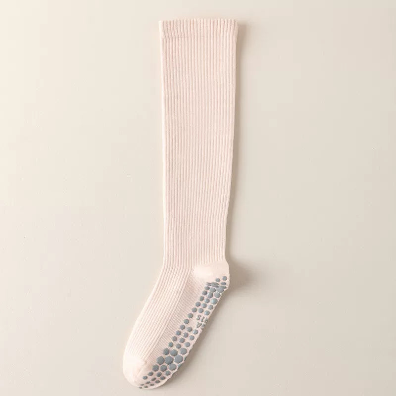 Findszx | Women’s Color-Block Mid-Calf Yoga Socks with Grip for Pilates, Dance & Indoor Fitness