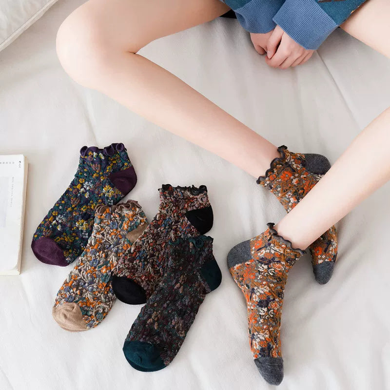 Findszx | Women’s Floral Lace Cotton Ankle Socks with Retro Pattern for Spring & Autumn Wear