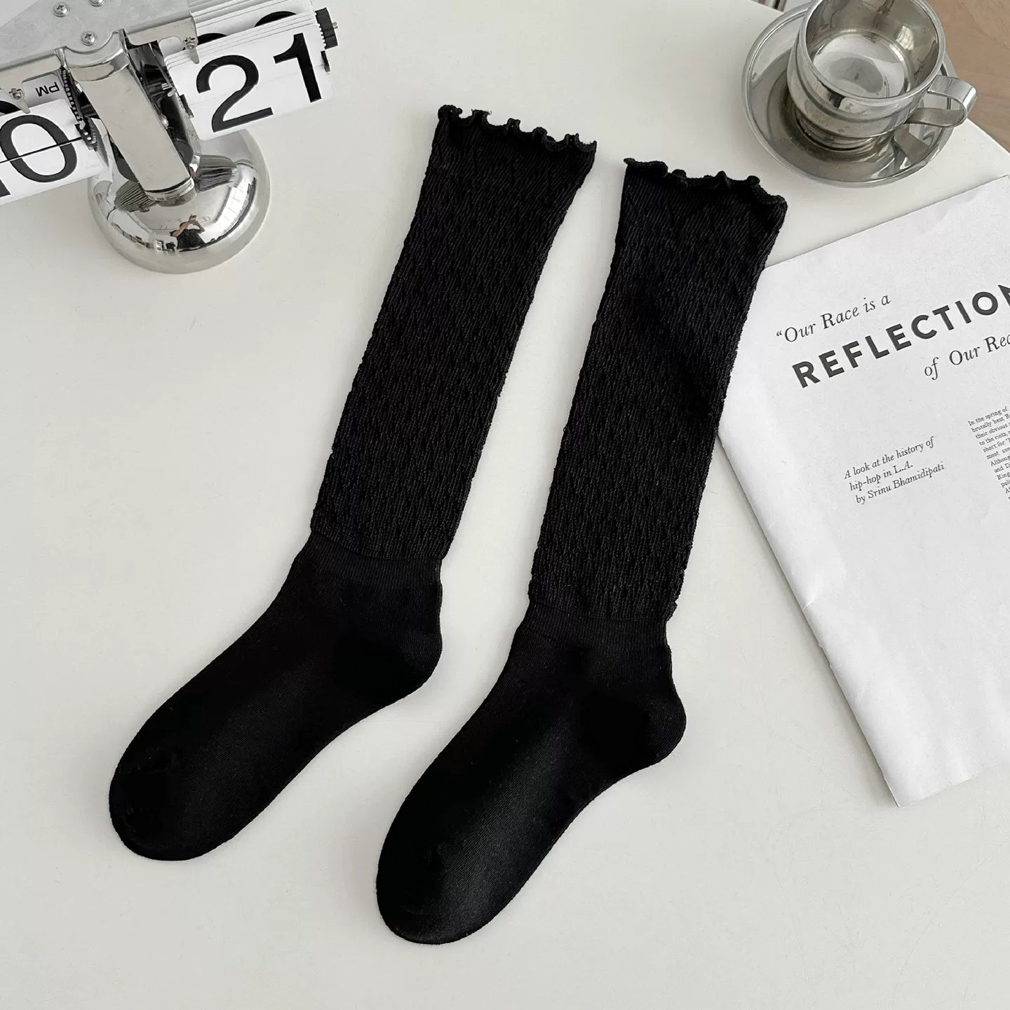Findszx | Women’s Retro Knit Calf Socks with Lace Trim for Spring & Autumn Wear