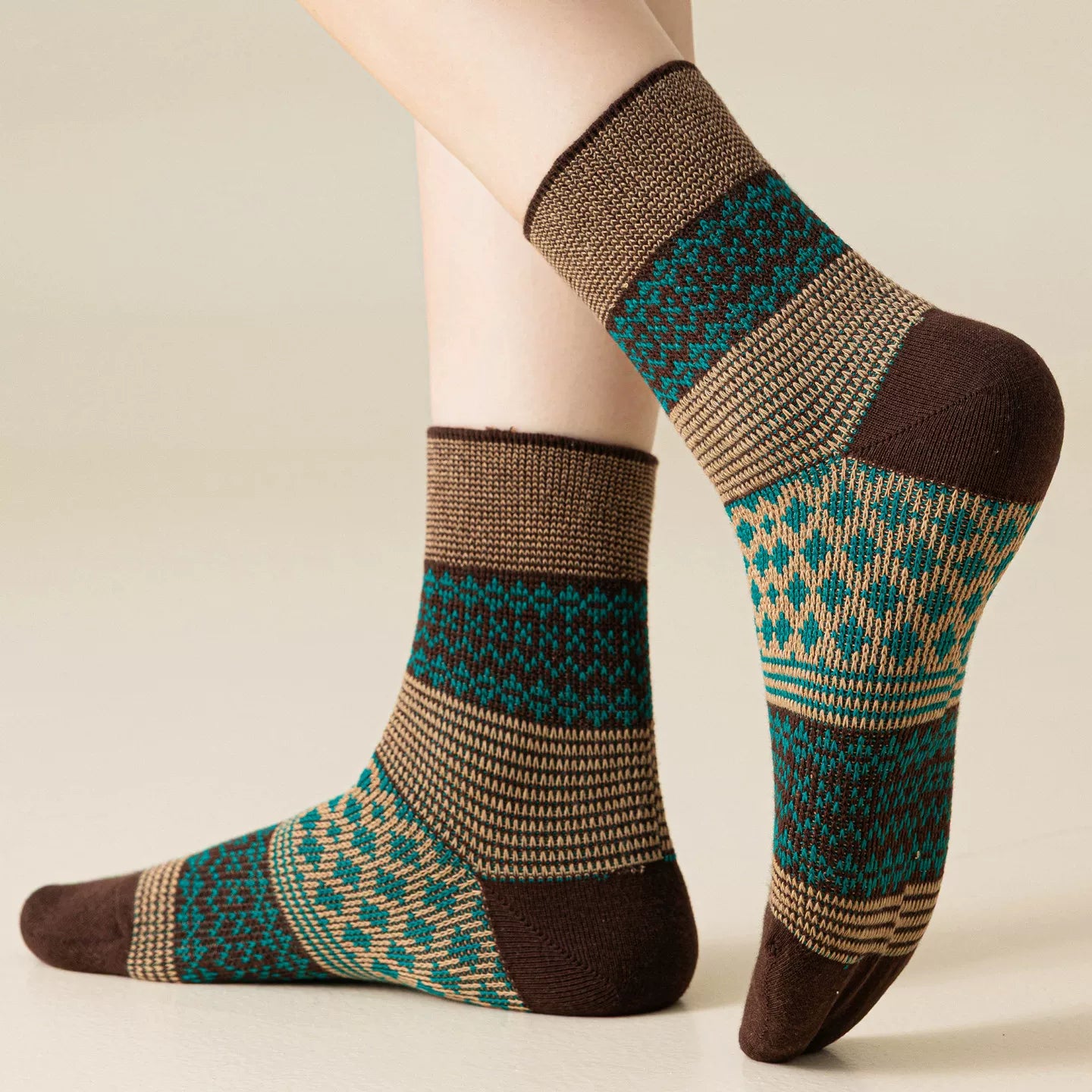 Findszx | Women’s Mid-Calf Cotton Socks with Double-Knit Pile Texture for Autumn & Winter Wear