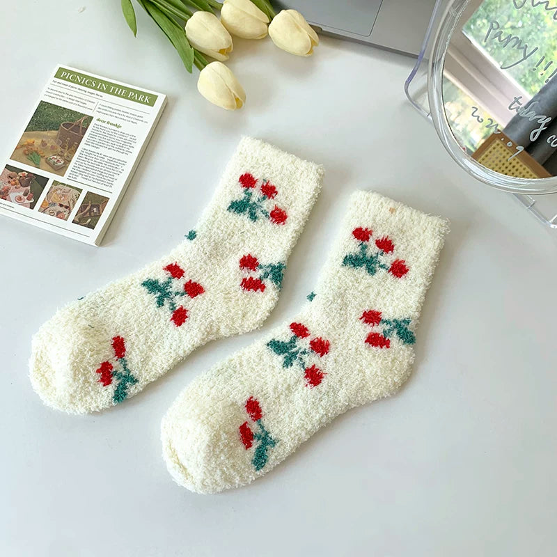 Findszx | Soft Plush Mid-Calf Home Socks for Women, Cozy Cartoon Design, Winter Indoor Wear
