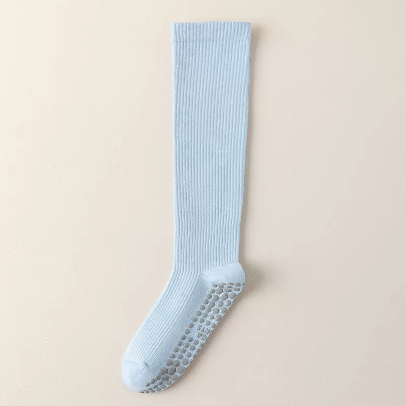 Findszx | Women’s Color-Block Mid-Calf Yoga Socks with Grip for Pilates, Dance & Indoor Fitness