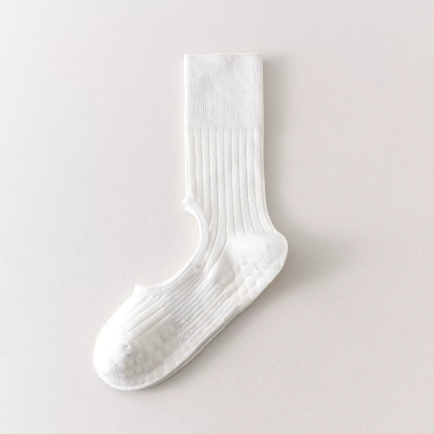 Findszx | Women’s Backless Ballet-Inspired Mid-Calf Yoga Socks with Grip for Pilates & Dance