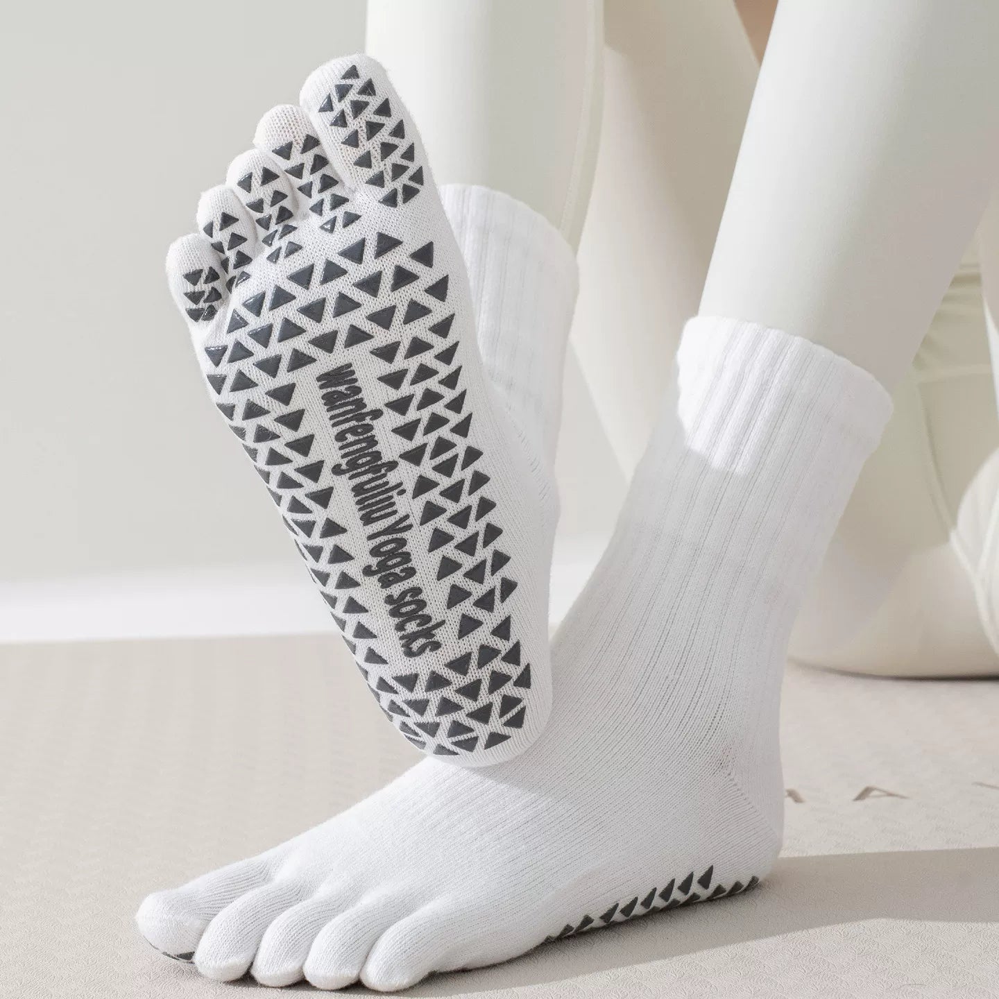 Findszx | Women’s Solid Color Mid-Calf Five-Toe Yoga Socks with Grip for Pilates & Indoor Fitness