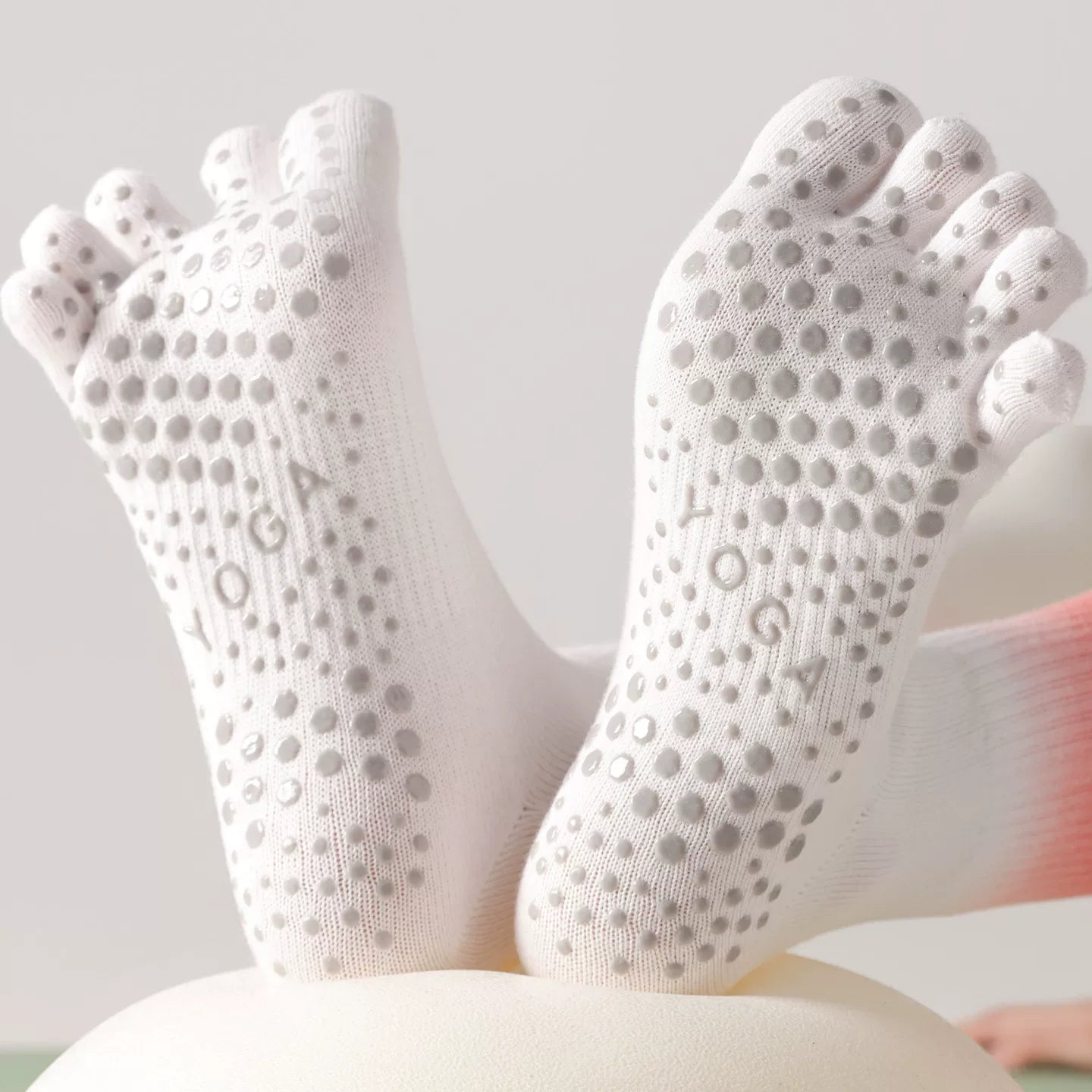 Findszx | Women’s Gradient Mid-Calf Five-Toe Yoga Socks with Grip for Pilates, Dance & Indoor Fitness