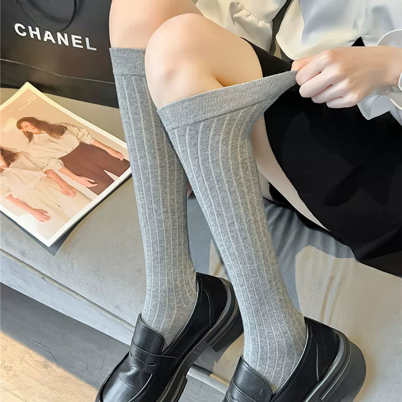 Findszx | Women’s Gray Knee-High Cotton Socks with Vertical Stripe Texture for Spring & Summer Wear