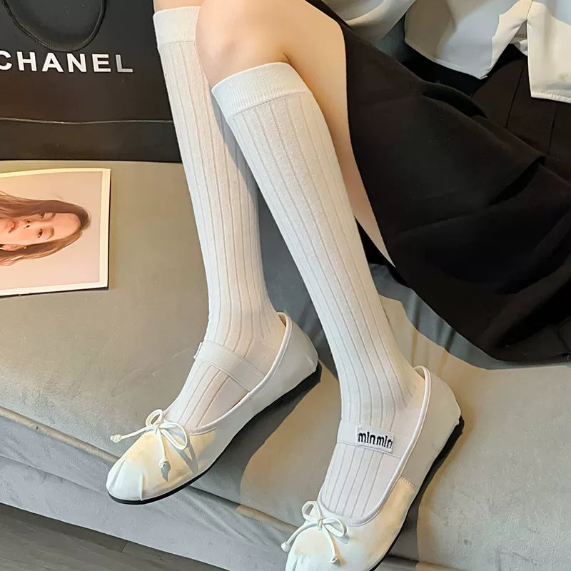 Findszx | Women’s Gray Knee-High Cotton Socks with Vertical Stripe Texture for Spring & Summer Wear