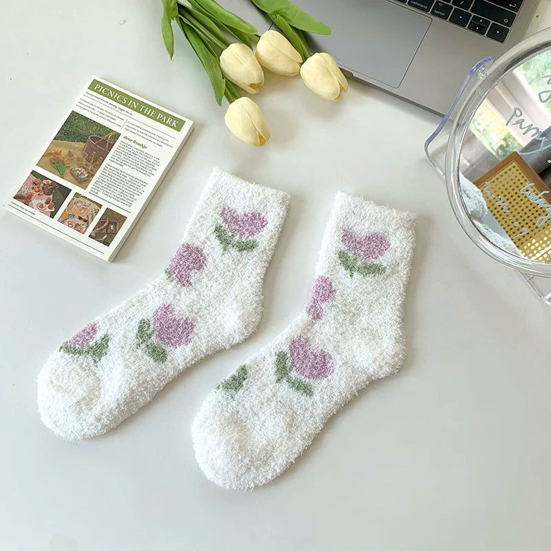 Findszx | Soft Plush Mid-Calf Home Socks for Women, Cozy Cartoon Design, Winter Indoor Wear