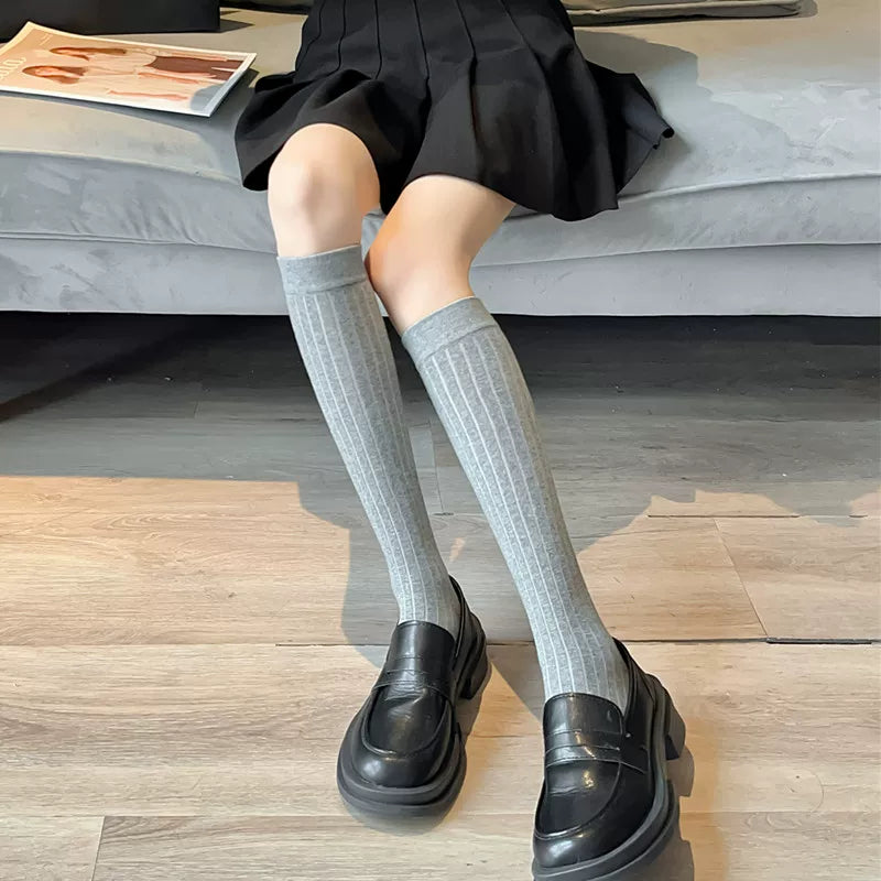 Findszx | Women’s Gray Knee-High Cotton Socks with Vertical Stripe Texture for Spring & Summer Wear