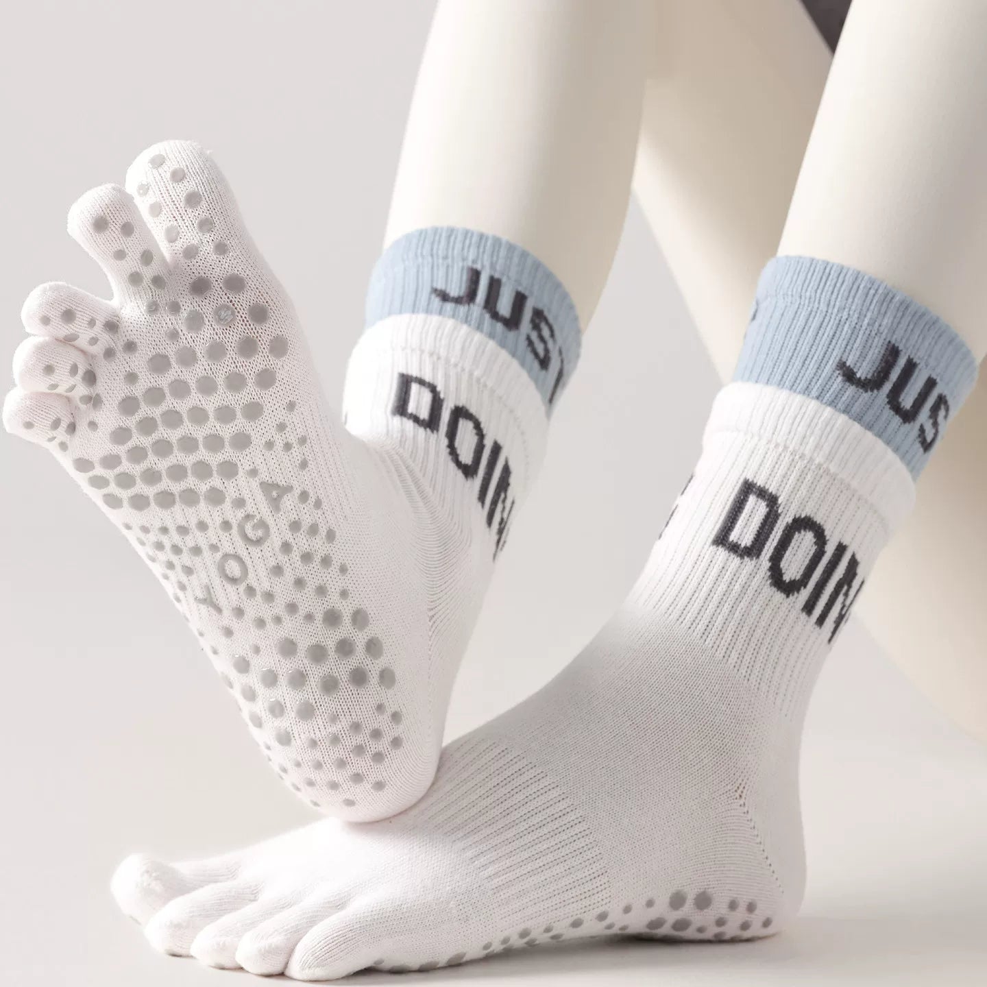 Findszx | Women’s Color-Block Mid-Calf Five-Toe Yoga Socks with Grip for Pilates & Indoor Fitness